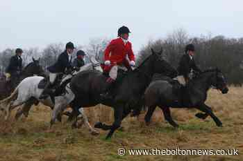 Hundreds brave the weather for Holcombe Hunt's traditional Boxing Day meet
