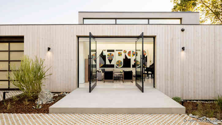 Bridge House by architect Dan Brunn straddles natural stream in Los Angeles