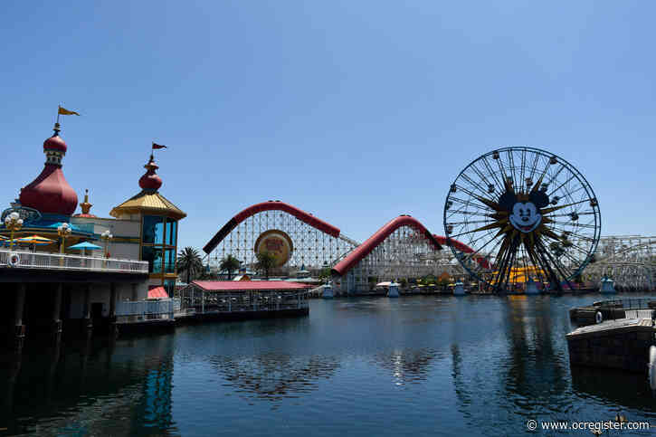 Oregon Ducks football players get stuck on Disney ride during Rose Bowl event