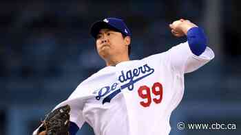 Blue Jays officially sign ace lefty Hyun-Jin Ryu to 4-year deal