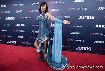 Inuk singer Kelly Fraser, whose Rihanna cover in Inuktitut inspired a music career, dies at 26