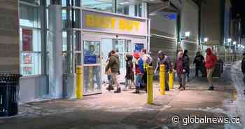 Small Lethbridge businesses strategize as residents hit big retailers for Boxing Day