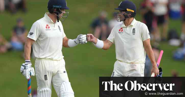Graham Thorpe says England have ‘fighting chance’ of sealing unlikely win