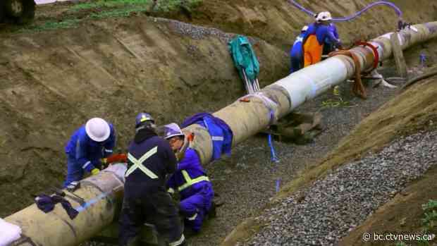 British Columbians more supportive of Trans Mountain pipeline: poll