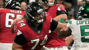 Falcons' 311-pound tackle Ty Sambrailo scores