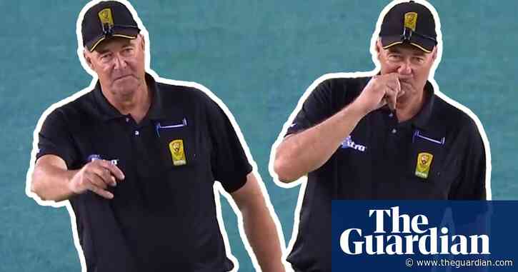BBL umpire raises finger to give batsman out, changes his mind, scratches nose instead – video