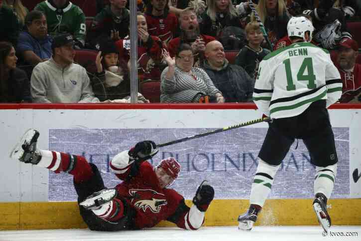 Stars score 4 in third, rally past Coyotes 4-2