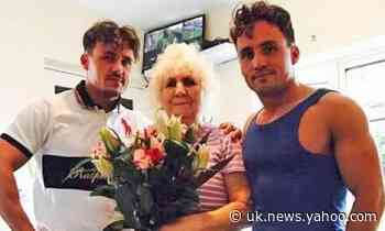 Tributes paid to Smith twins from My Big Fat Gypsy Wedding