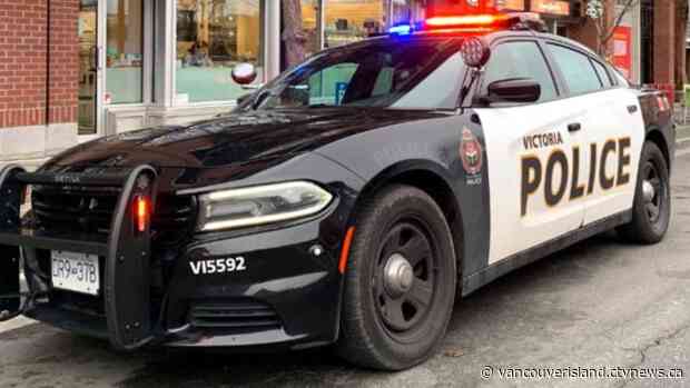 Police searching for suspect after attempted kidnapping, robbery in downtown Victoria