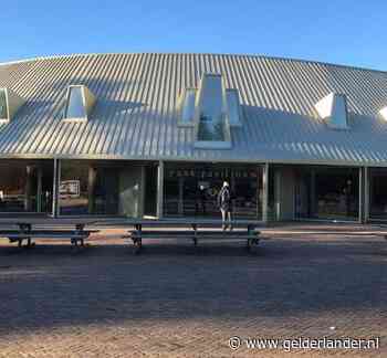 Alexander Pechtold klaagt over paviljoen op Park De Hoge Veluwe: ‘Kille, anonieme vreetschuur’