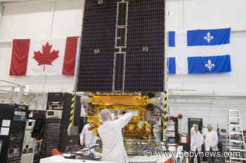 Canadian group to repatriate Canadarm company in $1-billion deal with Maxar