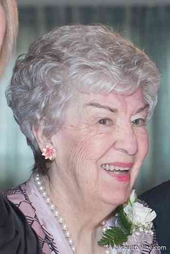 LADEROUTE, Lucille Yvette (née Fortin)