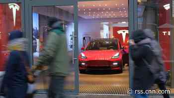 Tesla's stock drops sharply after a weak sales forecast