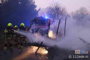 Caravan in brand aan de Valkse Engweg in Lunteren