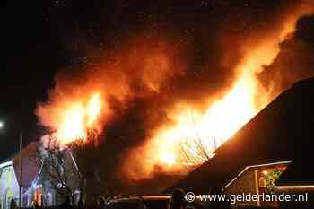 Uitslaande brand in woning met rieten kap in Wijchen