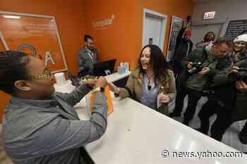Illinois sees first legal sales of recreational marijuana