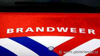 Grote brand bij flat Den Haag, tientallen bewoners met hoogwerkers uit huis gehaald