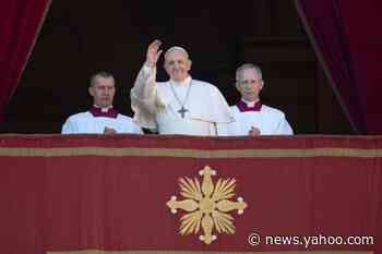Pope Francis apologizes after slapping woman's hand who grabbed him in St. Peter's Square