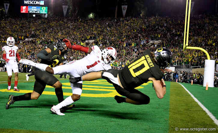 Rose Bowl: Justin Herbert leads Oregon to comeback win over Wisconsin in Ducks finale