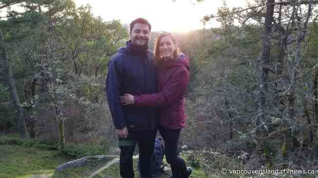 'Is this actually happening?': Prince Harry and Meghan Markle help Victoria couple struggling with selfie stick