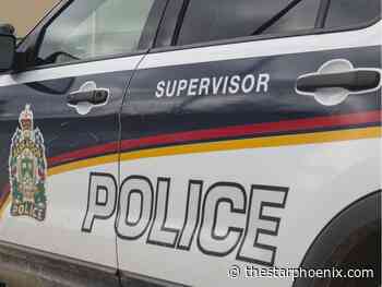 Man rams police cruiser, can't escape from snowbank