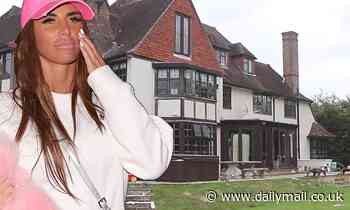 Katie Price is 'living in a friend's spare room above a shop and hairdressers'