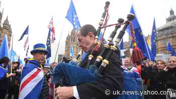 Alastair Campbell shares bagpipes lament from trip to Charles Kennedy’s grave