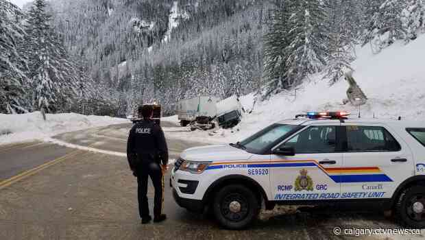 Driver of transport truck given speeding ticket after crash near Revelstoke, B.C.