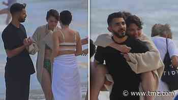 Selena Gomez Appears to Have Been Stung By Jellyfish on New Year's Day