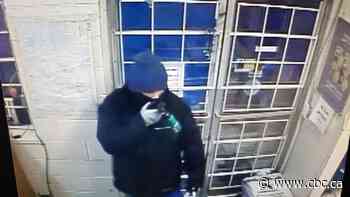 Central Alberta store hit twice in 24 hours by armed robbers