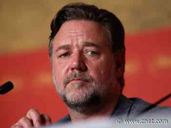 Australian fires stopped Russell Crowe from accepting his Golden Globe     - CNET