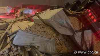 Police urge caution as snow blankets Toronto roads, causing tricky driving conditions