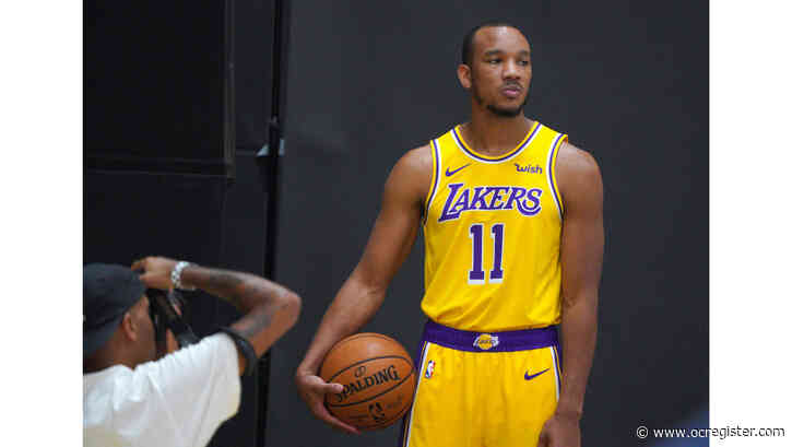 Avery Bradley sprains ankle against Pistons, misses second half