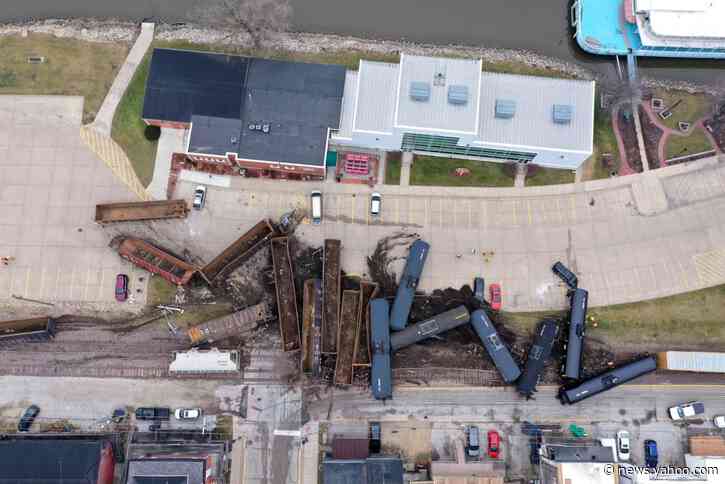Train traffic resumes at site of eastern Iowa derailment