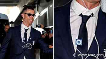 Cristiano Ronaldo Rocks Ancient Music Device, Is That an iPod Shuffle?!