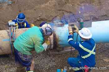 Pipeline contractors hiring in tight labour market for Alberta, B.C.