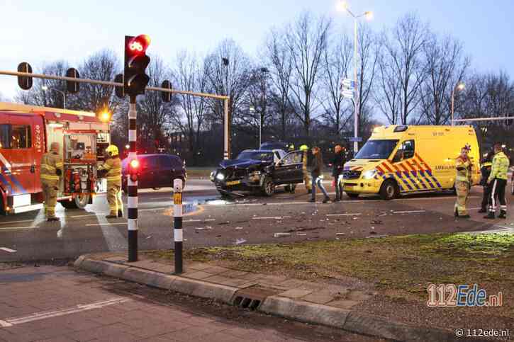 Ravage na aanrijding op kruising in Ede