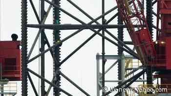 Seven arrested after gas rig protest