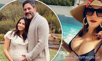 Pregnant Jenna Dewan wears bikini and poses by pool