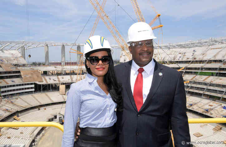 Inglewood fires mayor’s $342,000-a-year assistant and alleged ex-girlfriend