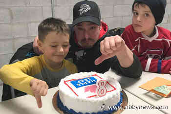 Hockey fan, 8, gets birthday cake with Maple Leaf Foods logo by mistake