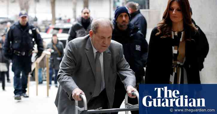 Judge threatens to revoke Harvey Weinstein's bail over phone use in court