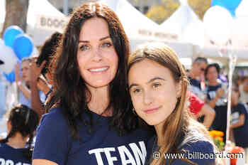 Courteney Cox Slayed a TikTok Dance With Her Daughter and Now We've Officially Seen it All