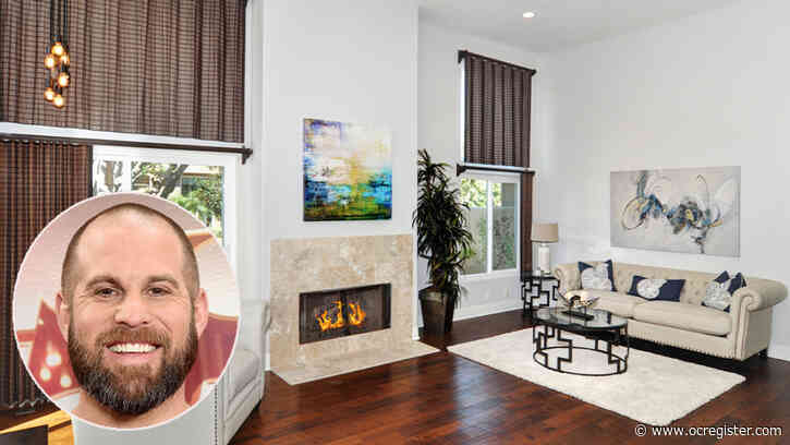 Ex-NFL player Jon Dorenbos sells Huntington Beach townhouse for $1.15 million
