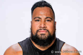 Australia's Strongest Muscle Man Not Only Lifts Heavy Things, But Also Sings