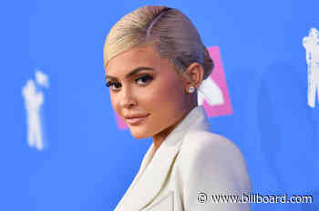 Kylie Jenner Kicks Off the New Year With a Fun New Hair Color: See the Pics
