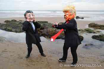 'World leaders' spotted having brawl on North Yorkshire beach