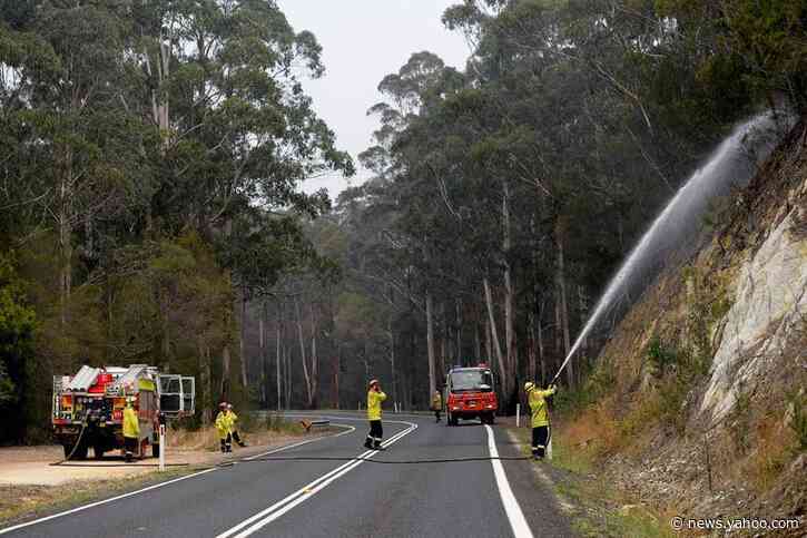 Australian leader urges tourists not be deterred by bushfires crisis