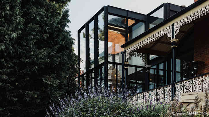Bence Mulchay adds glass extension to historic Tasmanian villa