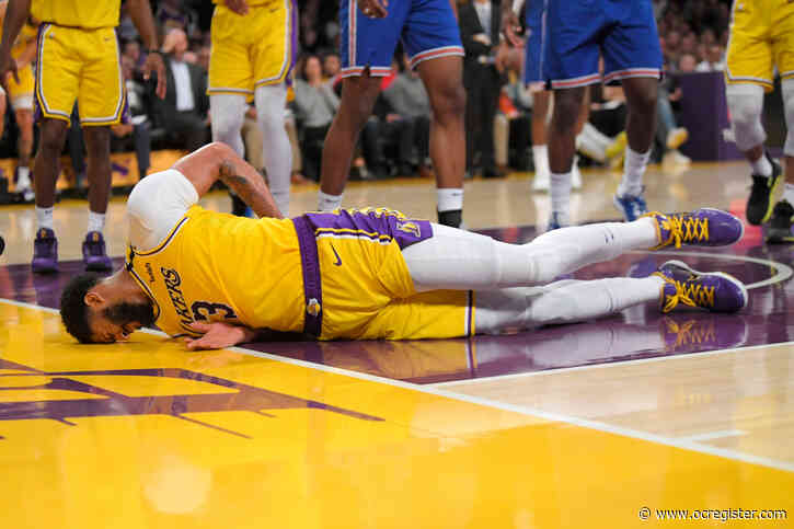 Lakers say Anthony Davis has bruised backside, could play Friday at Dallas